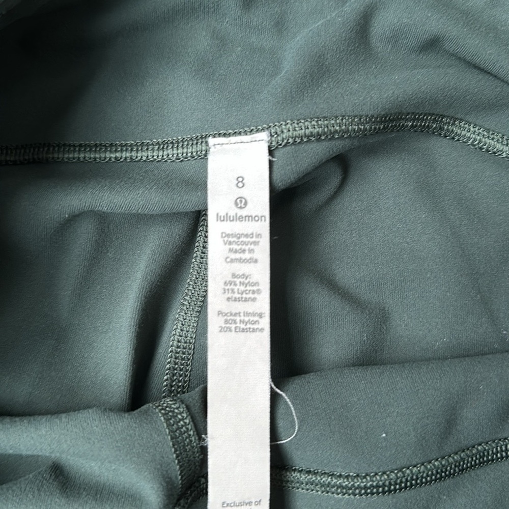 Lululemon leggings women size 8 - Picture 7 of 7